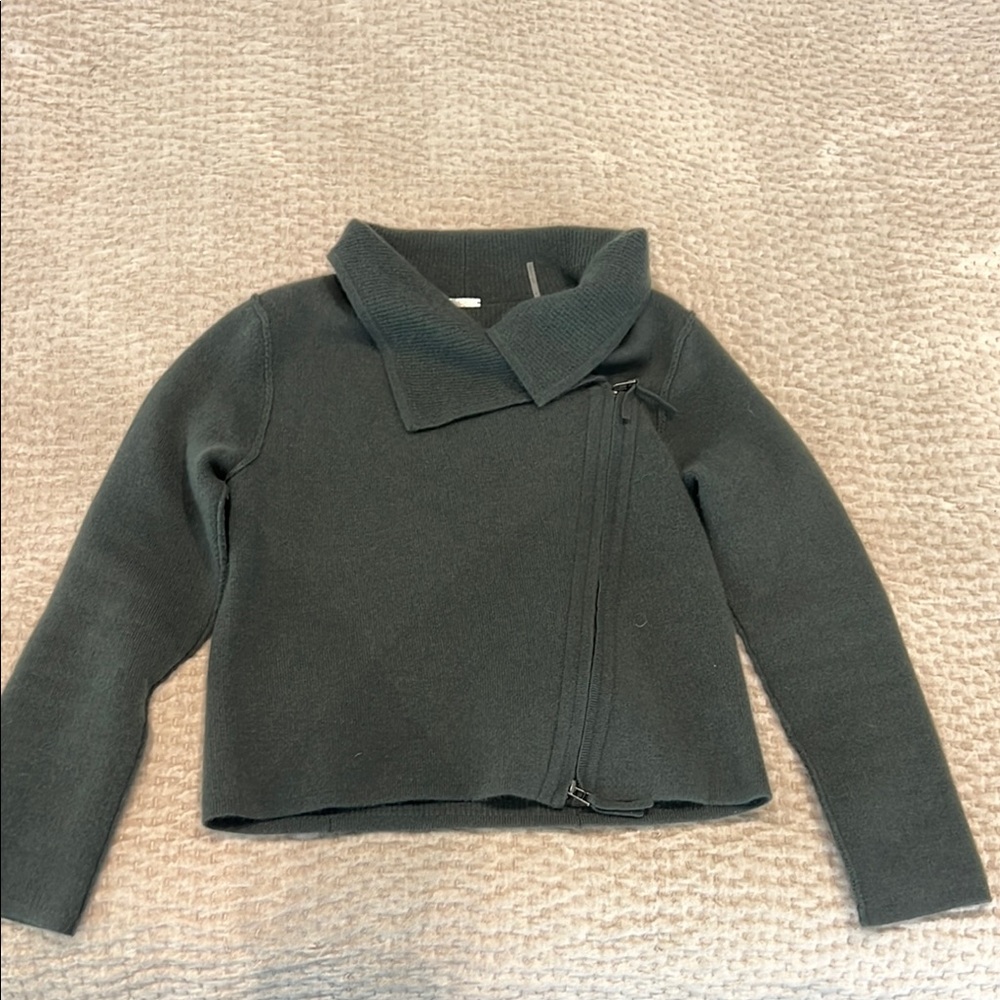 cashmere dark green sweater